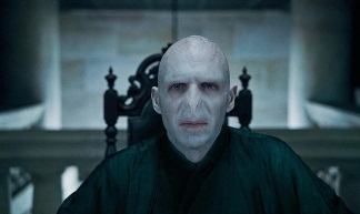 El malvado Lord Voldemort quiere acabar con Harry de una vez y para siempre